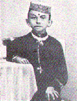 gandhiat7.gif (24697 bytes)