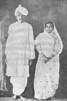 withkasturba.gif (40007 bytes)